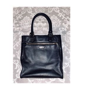 COLE HAAN ARM BAG 🖤